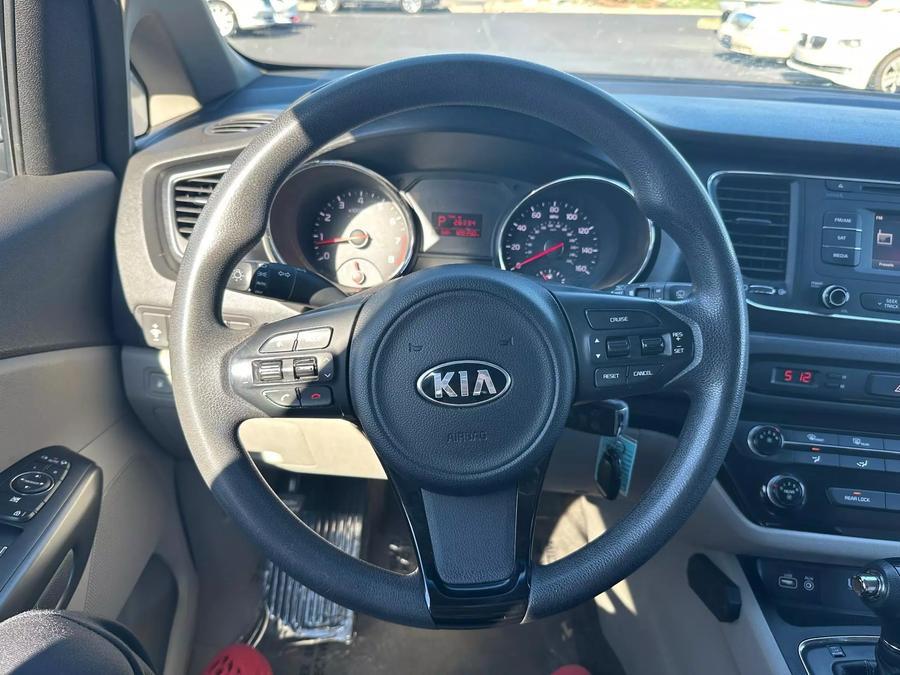 2016 Kia Sedona LX Minivan 4D photo