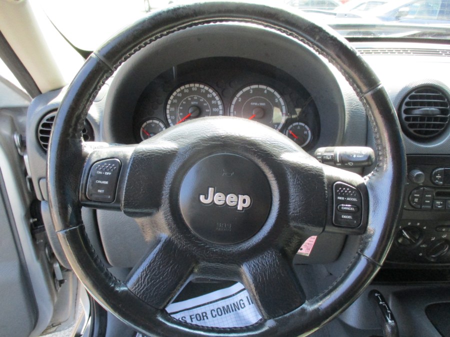 2005 Jeep Liberty Sport photo