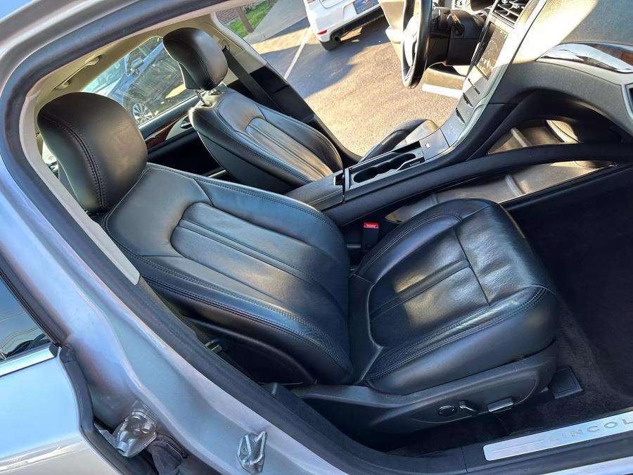 2015 Lincoln MKZ Sedan 4D photo