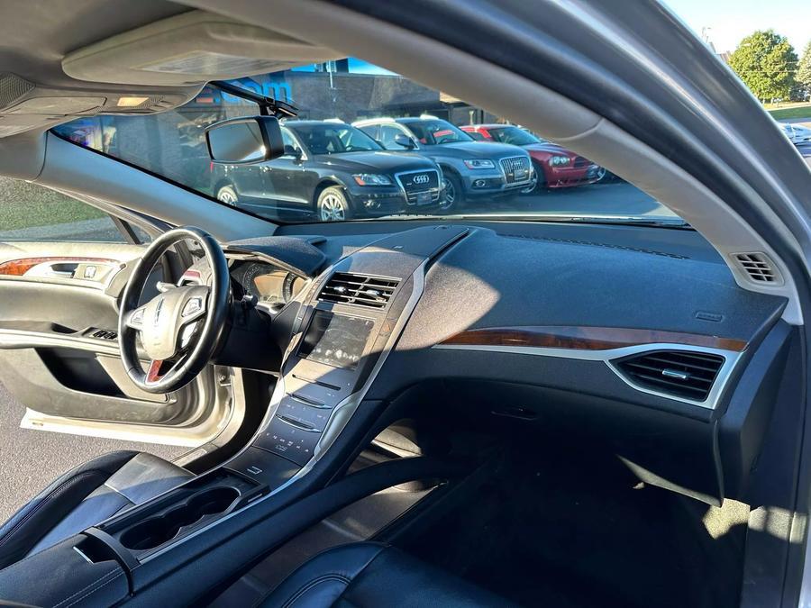 2015 Lincoln MKZ Sedan 4D photo
