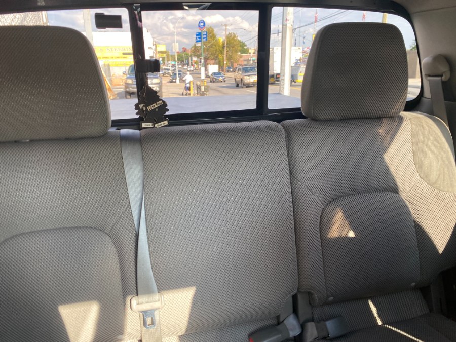 2017 Nissan Frontier Crew Cab 4x2 SV V6 Auto photo