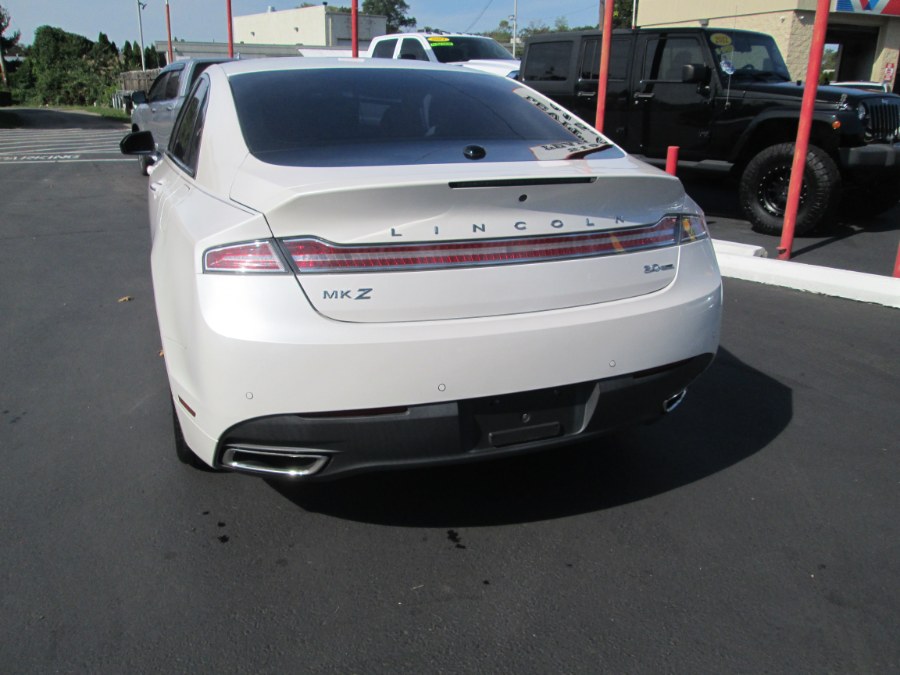 2016 Lincoln MKZ 4dr Sdn FWD photo
