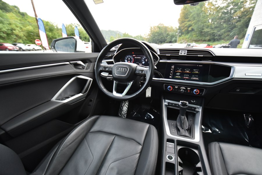2021 Audi Q3 Premium 40 TFSI quattro photo