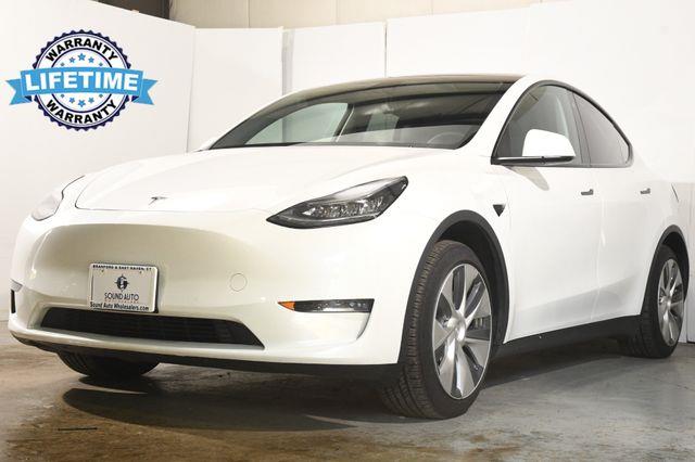 The 2020 Tesla Model Y Long Range photos