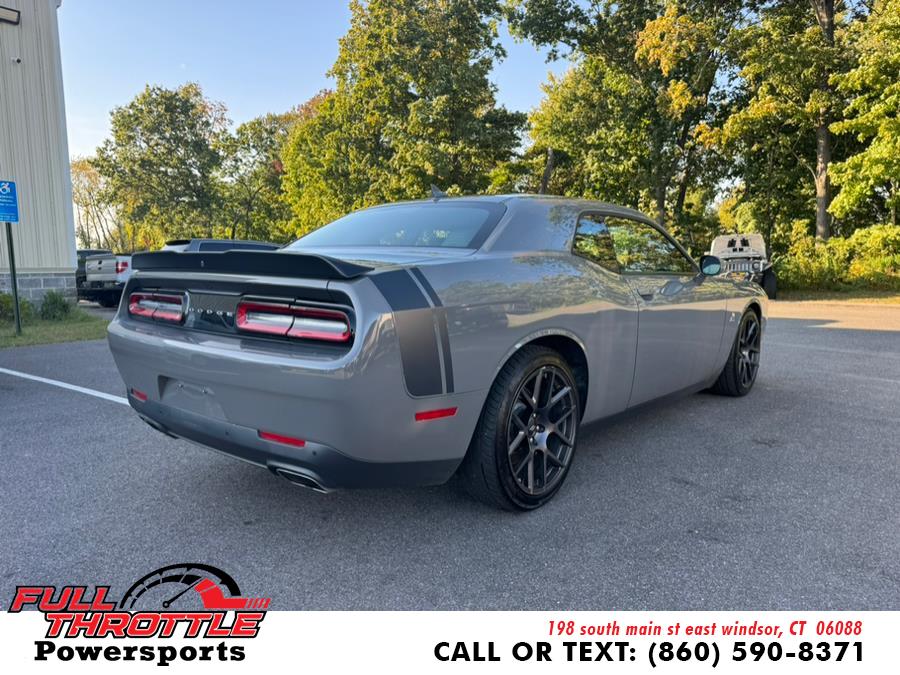 2017 Dodge Challenger R/T Scat Pack Coupe photo