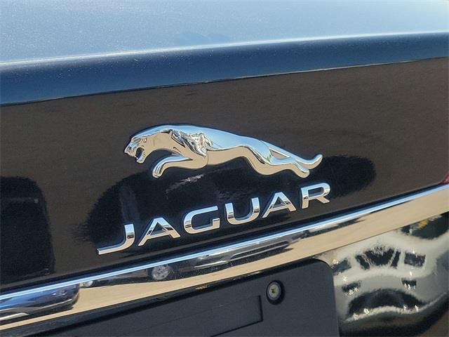 2019 Jaguar XF 30t Prestige photo