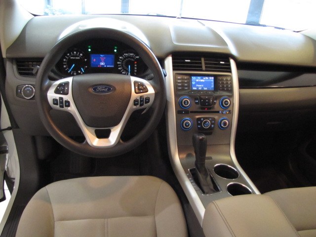 2013 Ford Edge SE photo