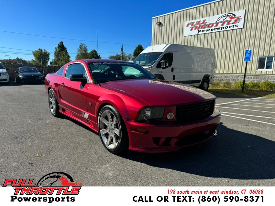 2005 Ford Mustang GT Deluxe photo