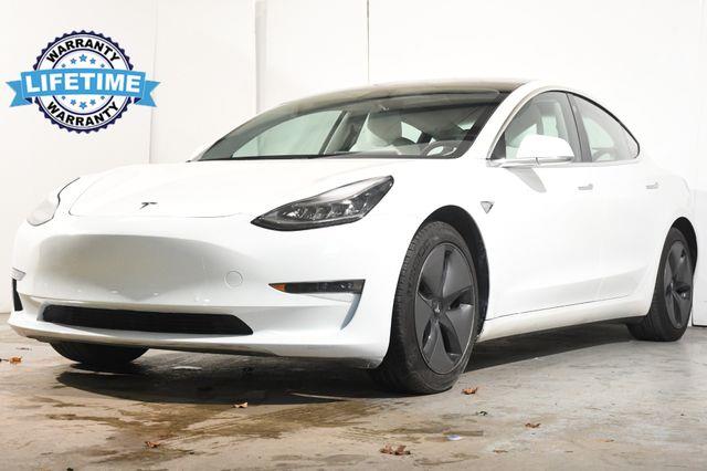 The 2020 Tesla Model 3 Long Range photos