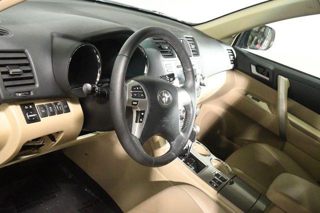 2012 Toyota Highlander photo