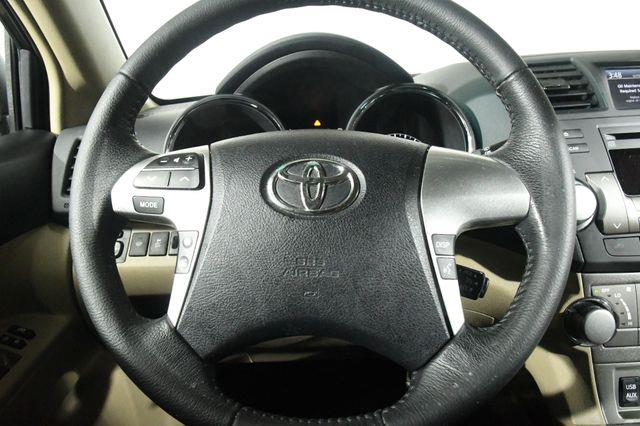 2012 Toyota Highlander photo