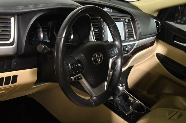 2015 Toyota Highlander XLE photo