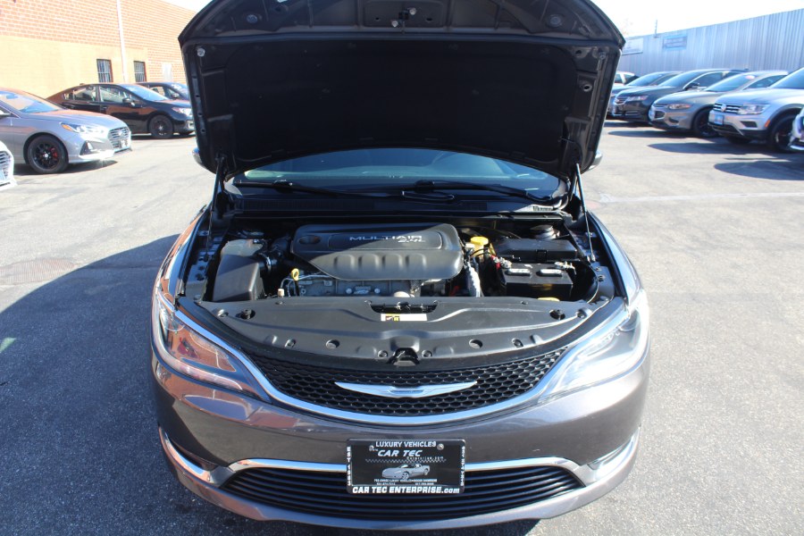 2016 Chrysler 200 4dr Sdn Limited FWD photo