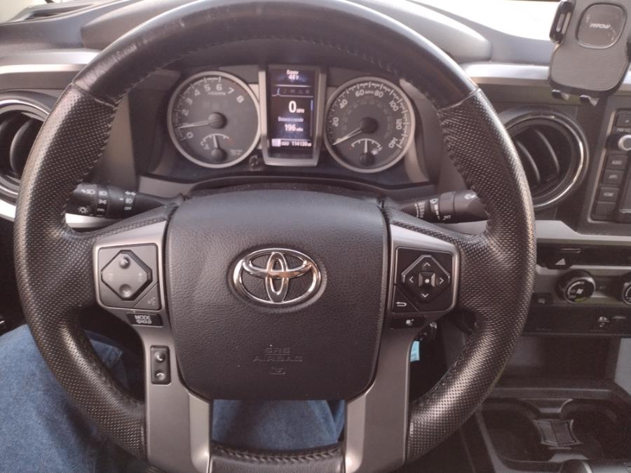 2016 Toyota Tacoma 4WD Double Cab V6 AT SR5 (Natl photo