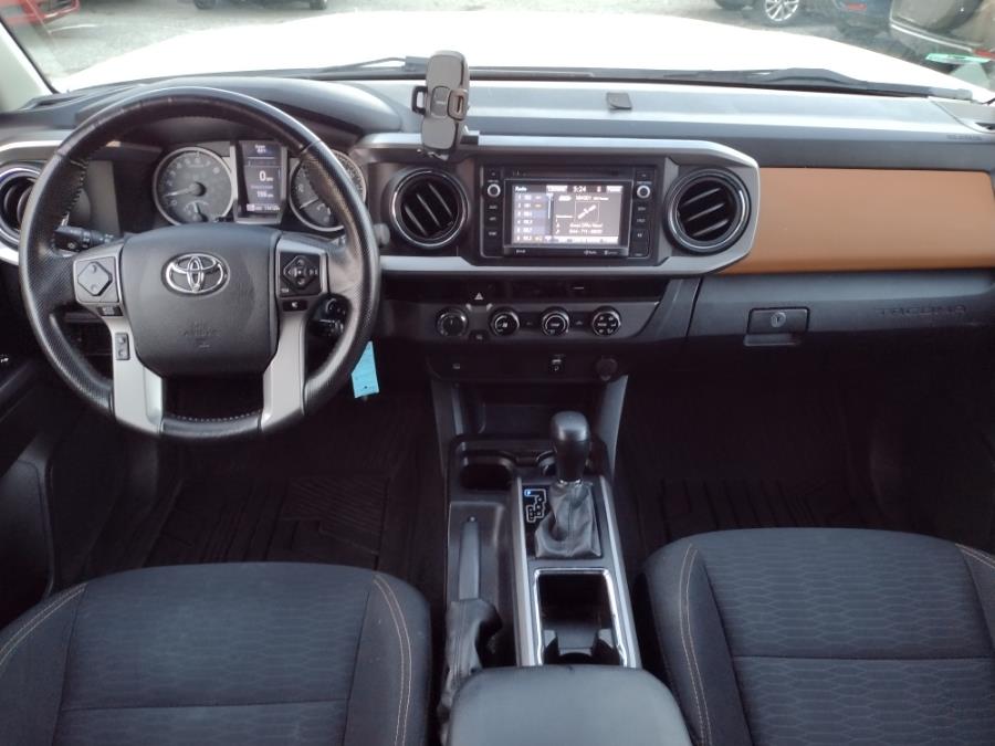 2016 Toyota Tacoma 4WD Double Cab V6 AT SR5 (Natl photo