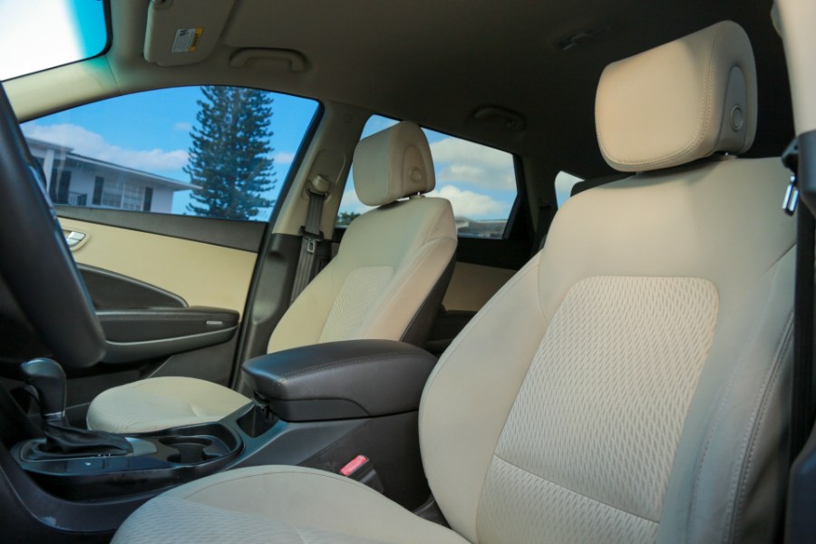 2015 HYUNDAI Santa Fe SUV / Crossover - $7,995