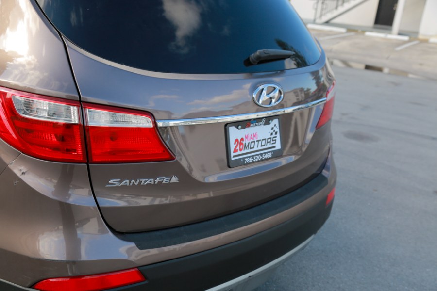 2015 HYUNDAI Santa Fe SUV / Crossover - $7,995
