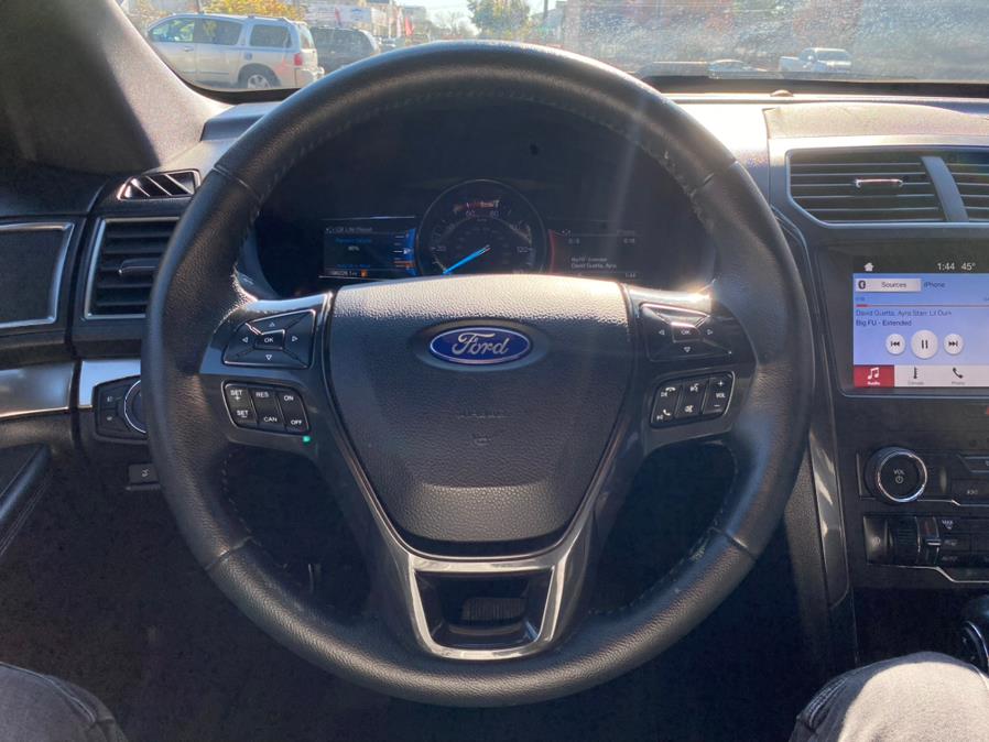2019 Ford Explorer XLT 4WD photo