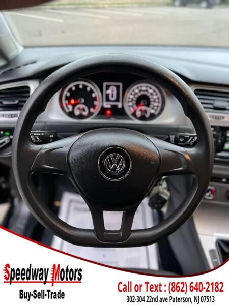 2016 Volkswagen Golf 2dr HB Man TSI photo