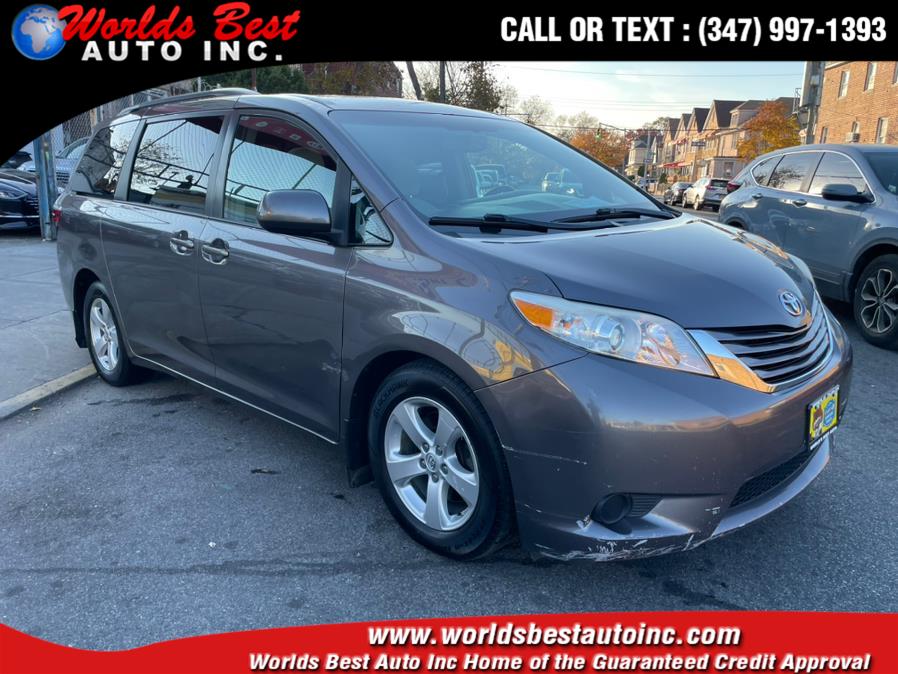 The 2015 Toyota Sienna 5dr 7-Pass Van LE FWD Mobility photos
