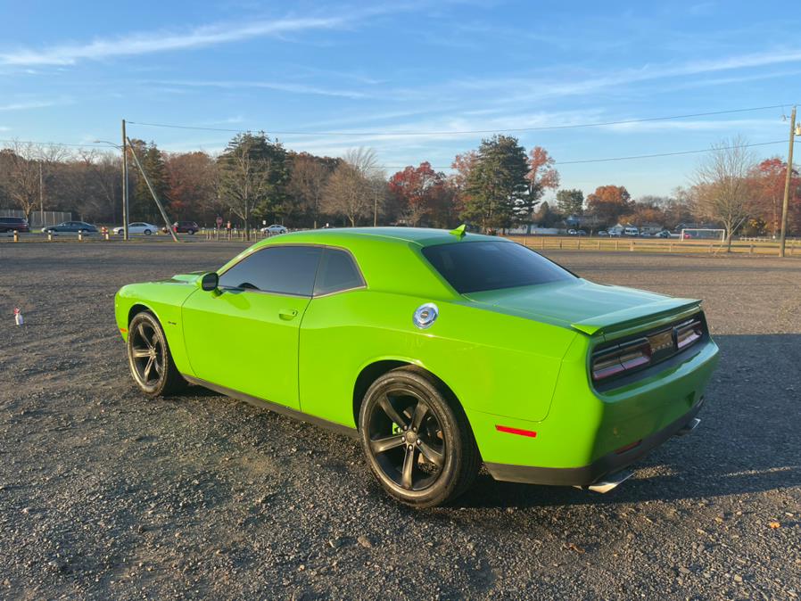 2017 Dodge Challenger R/T Coupe photo