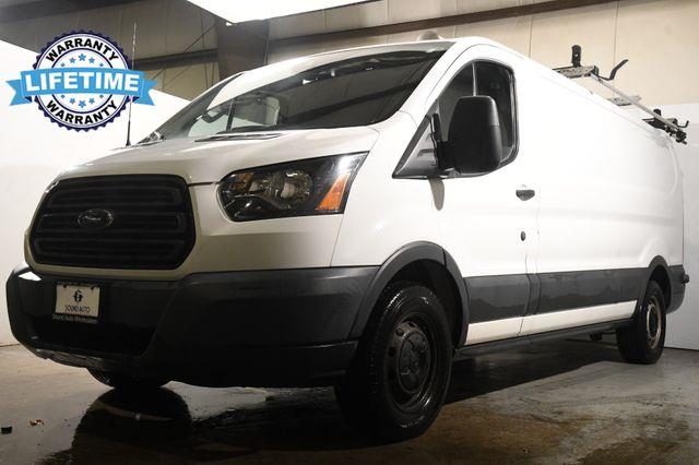 The 2017 Ford TRANSIT 150 photos