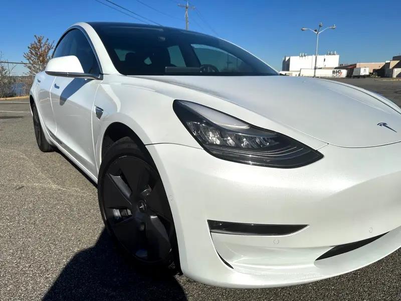 The 2019 Tesla Model 3 Long Range AWD photos