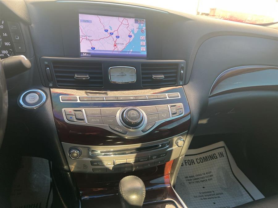 2015 Infiniti Q70 3.7 AWD 4dr Sedan photo