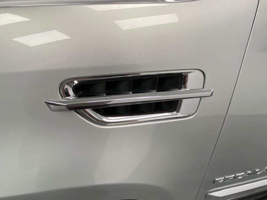 2012 Cadillac Escalade Luxury photo