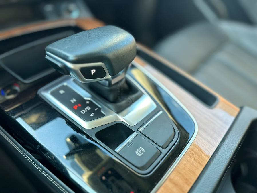 2021 Audi Q5 Premium Plus 45 TFSI quattro photo