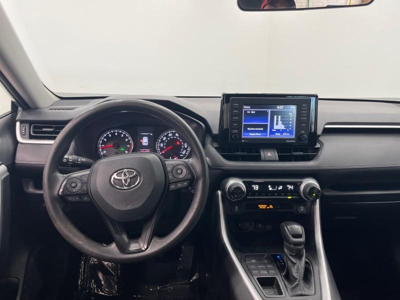 2021 Toyota RAV4 XLE photo