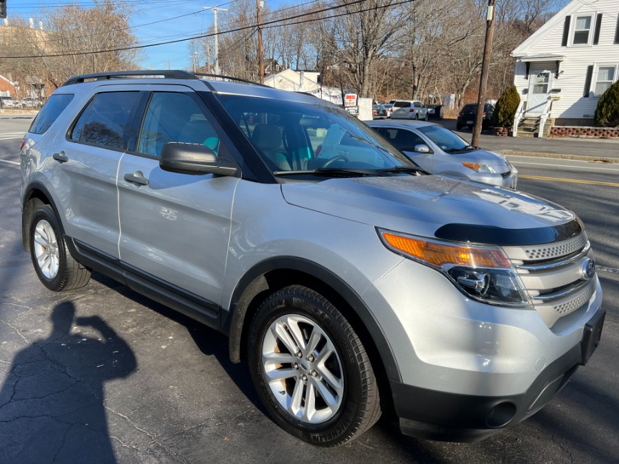 The 2015 Ford Explorer 4WD 4dr Base photos