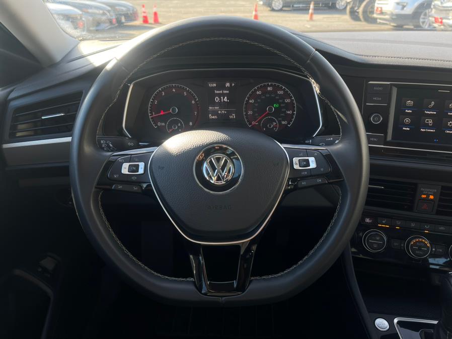 2021 Volkswagen Jetta SE Auto photo