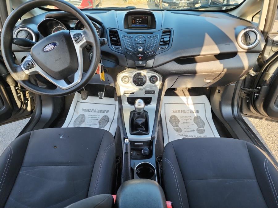 2018 Ford Fiesta SE Sedan photo