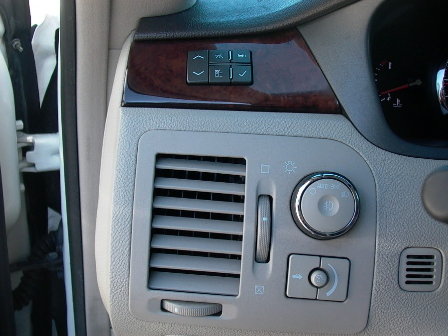 2007 Cadillac DTS photo