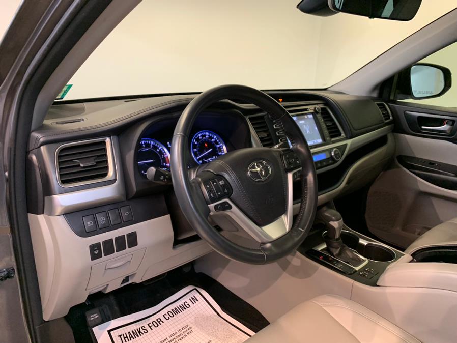 2018 Toyota Highlander XLE V6 AWD (Natl) photo