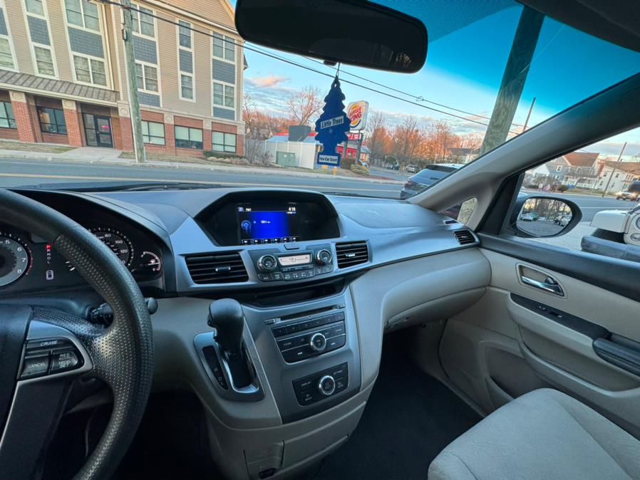 2014 Honda Odyssey LX photo