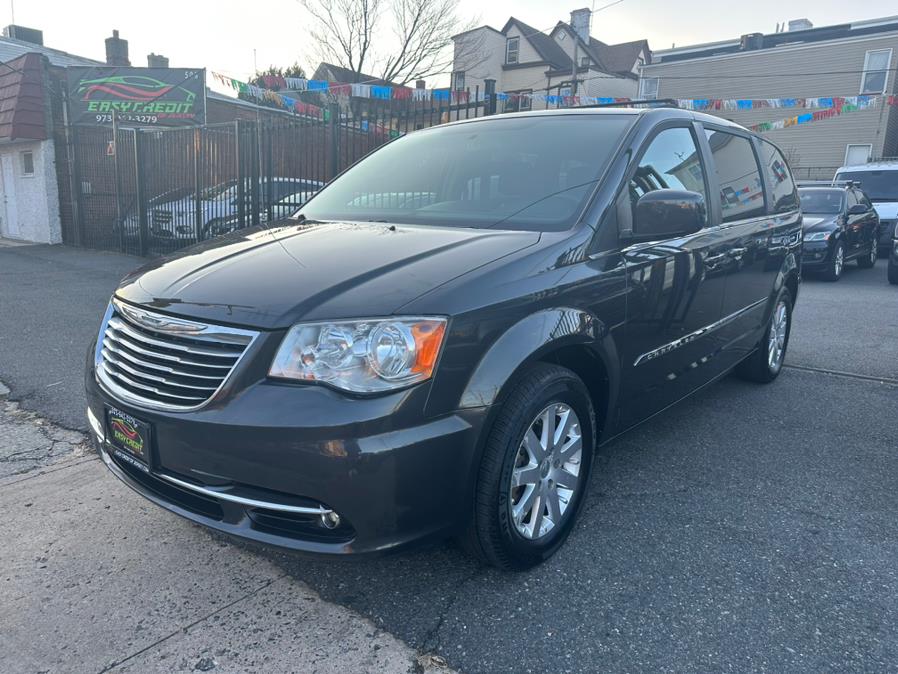 2012 Chrysler Town & Country Touring photo