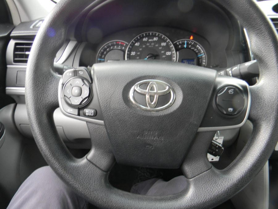 2013 Toyota Camry L photo