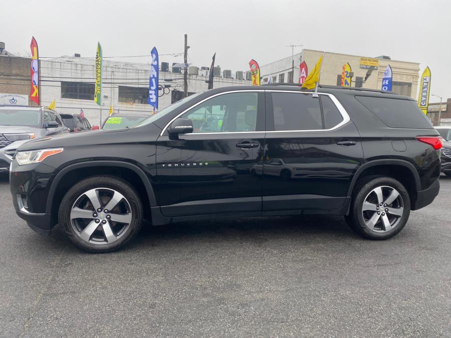 2021 Chevrolet Traverse AWD 4dr LT Leather photo