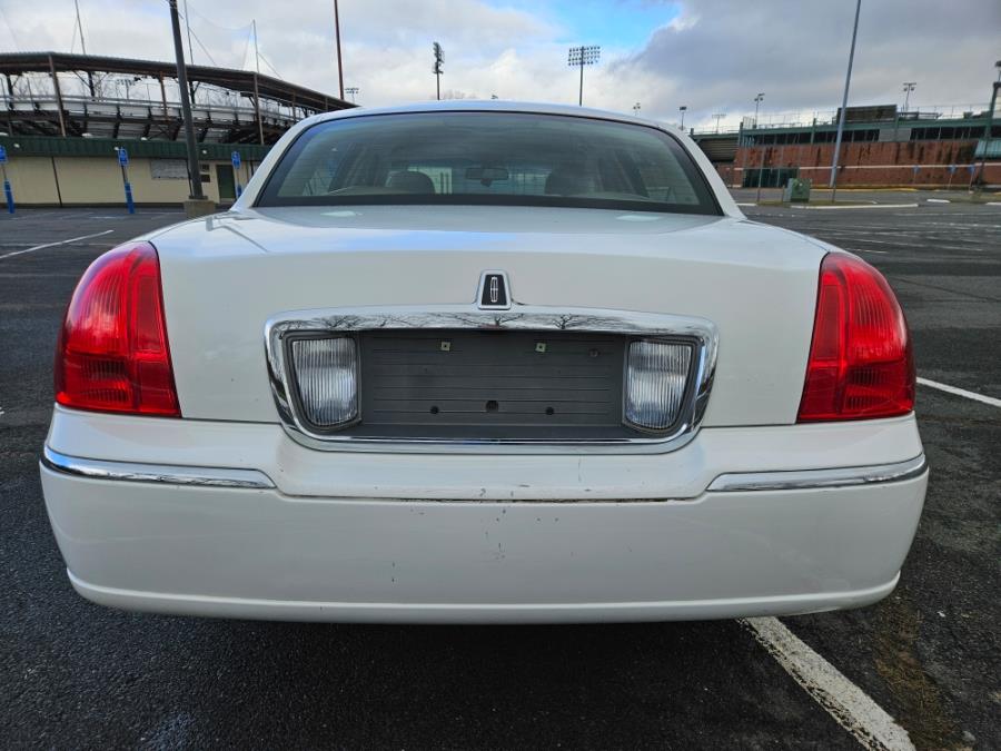 2008 Lincoln Town Car Signature Limited photo