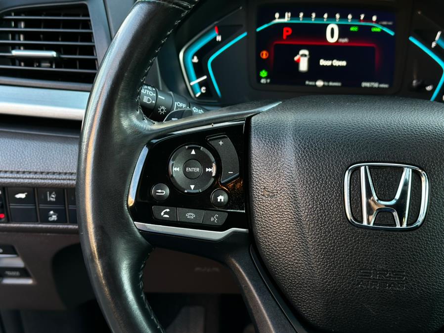 2018 Honda Odyssey Touring Auto photo