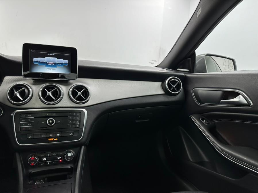 2015 Mercedes-Benz CLA-Class 4dr Sdn CLA 250 4MATIC photo