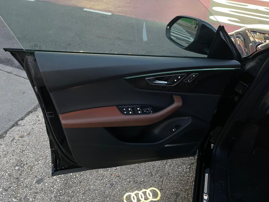 2021 Audi Q8 Prestige 55 TFSI quattro photo
