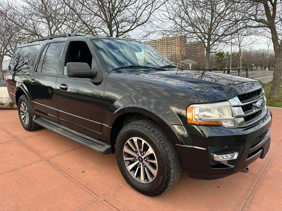 The 2015 Ford Expedition EL 4WD 4dr XLT photos