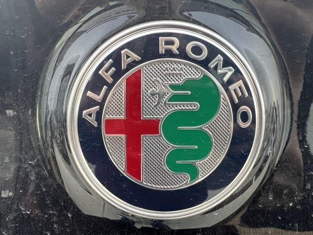 2017 Alfa Romeo Giulia Ti photo