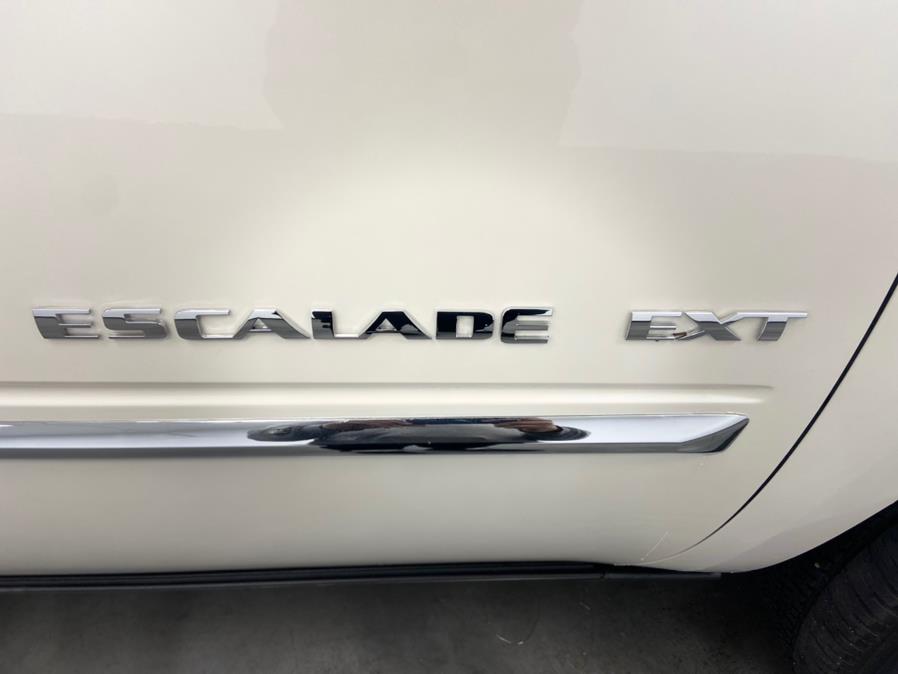 2012 Cadillac Escalade EXT Premium photo