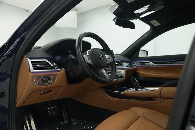 2022 BMW 7-Series 740i xDrive photo
