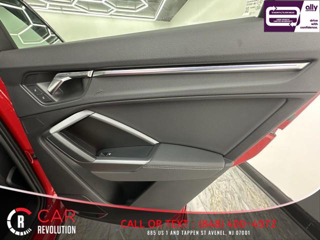 2020 Audi Q3 S line Prestige photo