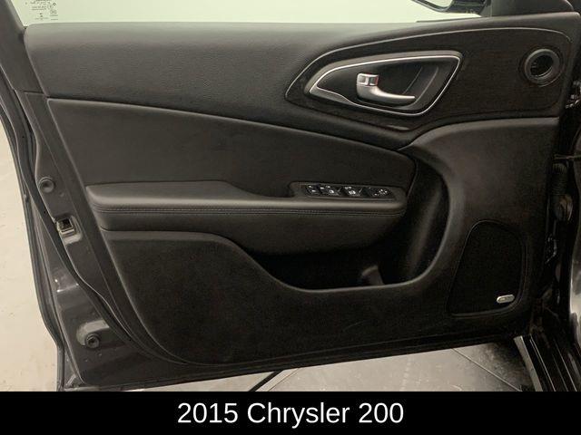 2015 Chrysler 200 C photo